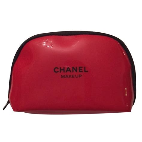 petite maroquinerie chanel|trousse maquillage chanel prix.